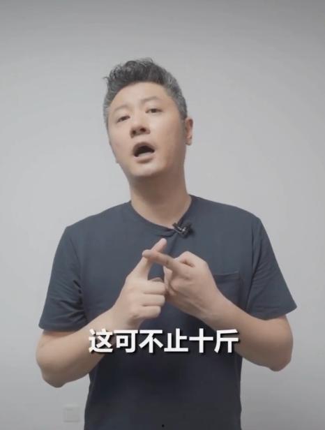 健身男明星吃瓜视频,揭秘健身圈幕后故事