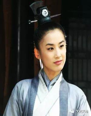 女扮男装穿越古代吃瓜,一场别开生面的吃瓜之旅