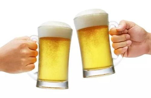 喝啤酒吃小白瓜,夏日消暑美食新搭配